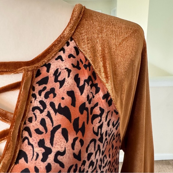 Velour Leopard Print Tunic - Picture 3 of 7